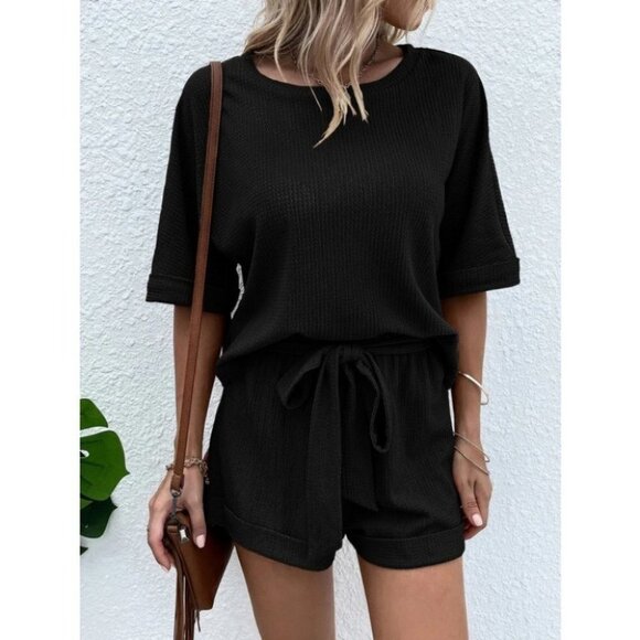 Casual comfy Batwing Sleeve Tee & Knot Front Shorts - Picture 1 of 9